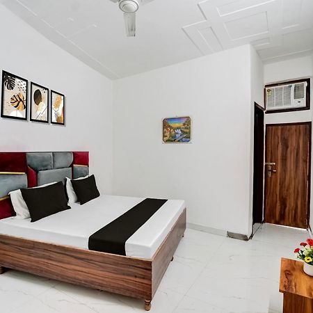 Super Hotel O Burari نيودلهي المظهر الخارجي الصورة